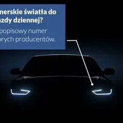 Ciemny samochód z włączonymi światłami do jazdy dziennej. Czy to designerskie światła do jazdy dziennej? To popisowy numer niektórych producentów.