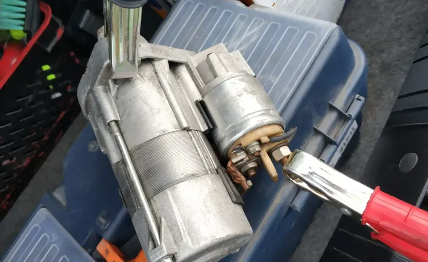 Jak sprawdzić elektromagnes rozrusznika? Praktyczna diagnostyka